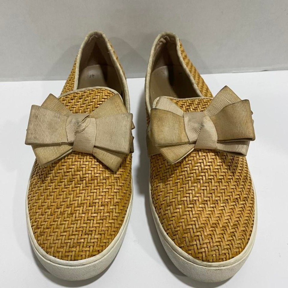 Michael Kors Tan and cream woven bow slip on shoes sneaker women 6.5. SKU486